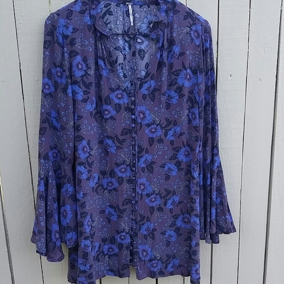 Free People Dresses & Skirts - Free People Purple Floral Bell Sleeve Dress